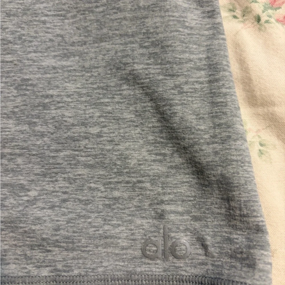 ALO Yoga High-Rise Ribbed Waist Gray Athletic Shorts - Picture 2 of 4